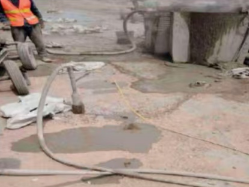 麻栗坡水泥混凝土路面板底注浆技术 路面脱空注浆整治方案